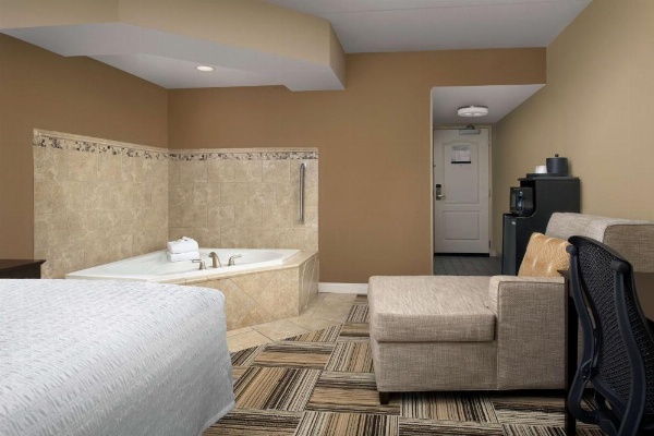 Hampton Inn By Hilton Knoxville-East image 10